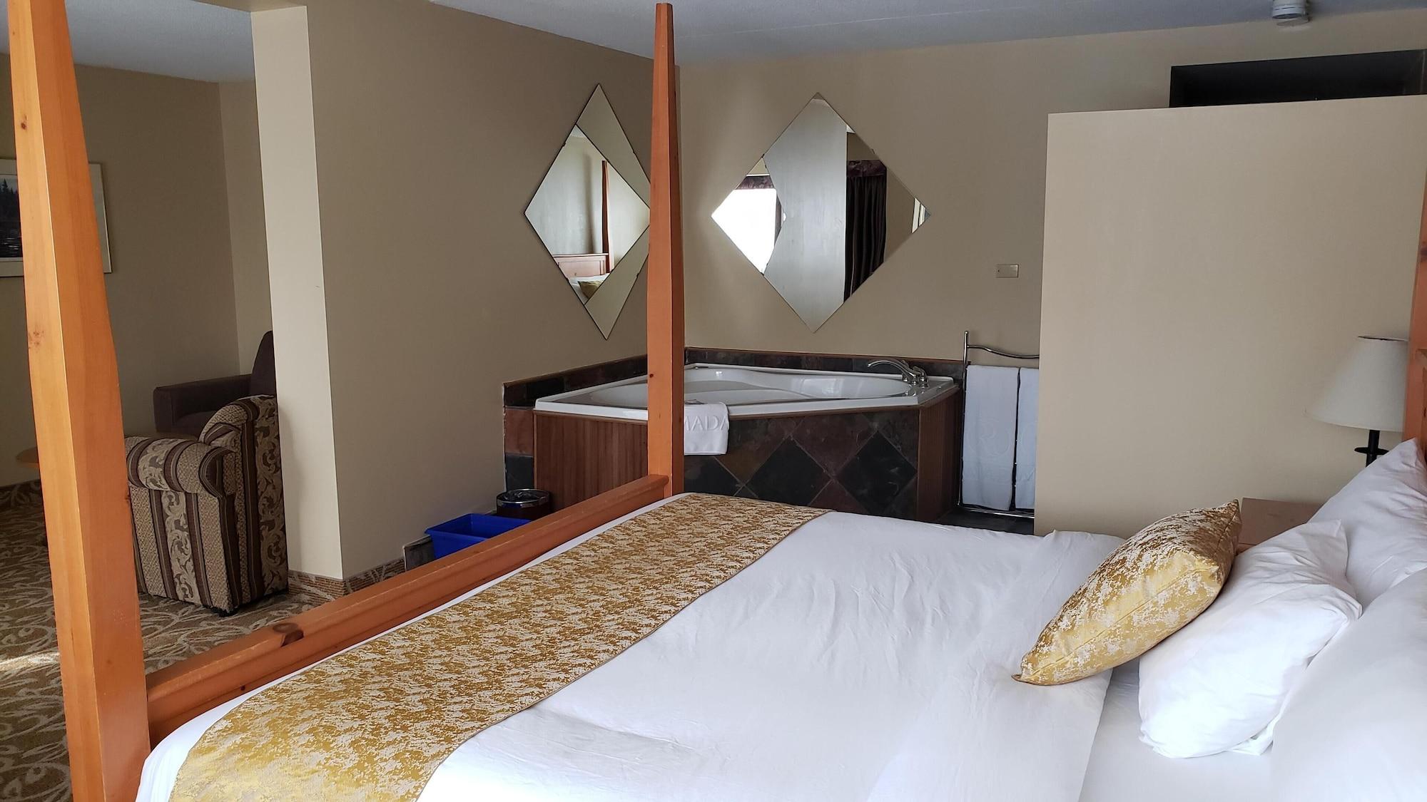 Ramada By Wyndham Pinewood Park Resort North Bay Esterno foto