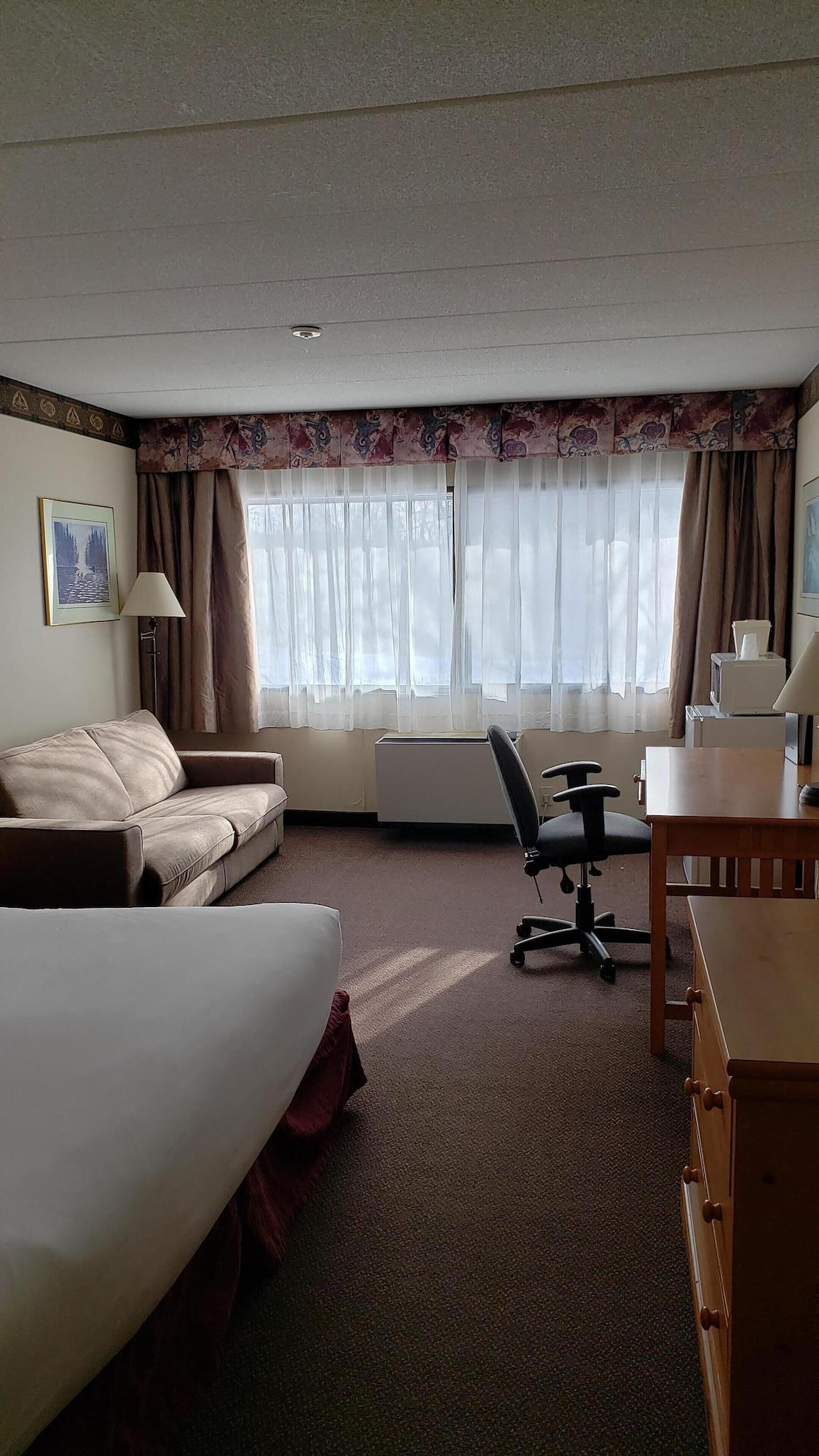 Ramada By Wyndham Pinewood Park Resort North Bay Esterno foto