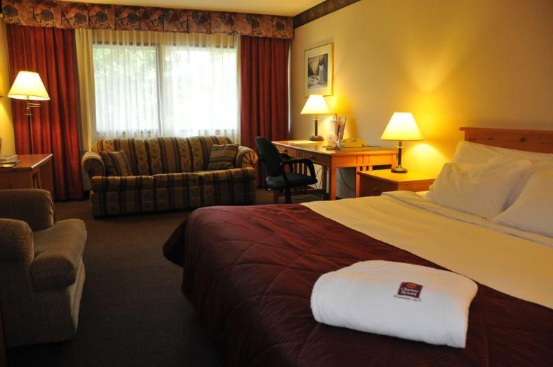 Ramada By Wyndham Pinewood Park Resort North Bay Esterno foto