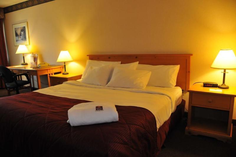 Ramada By Wyndham Pinewood Park Resort North Bay Esterno foto