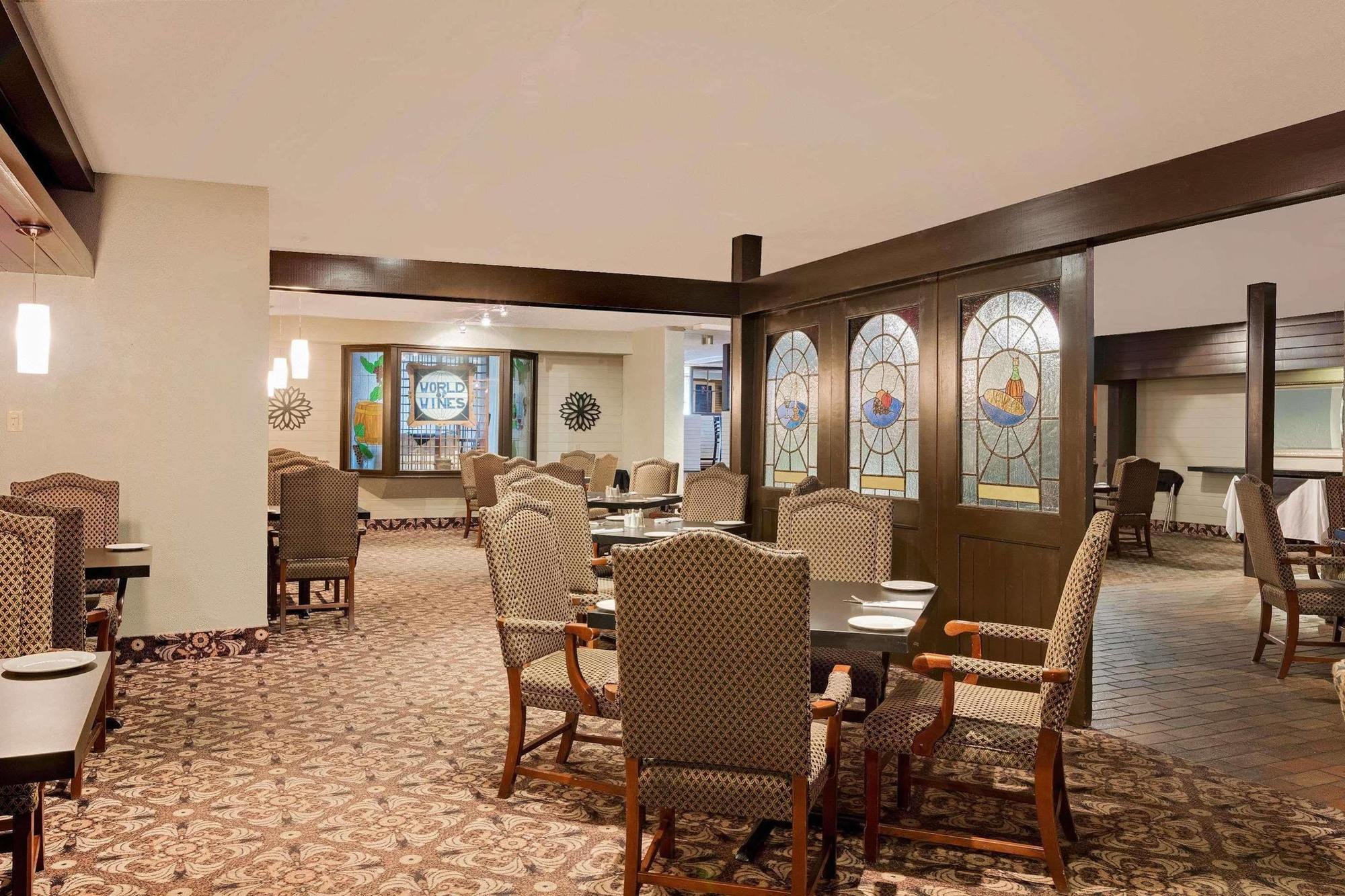Ramada By Wyndham Pinewood Park Resort North Bay Esterno foto