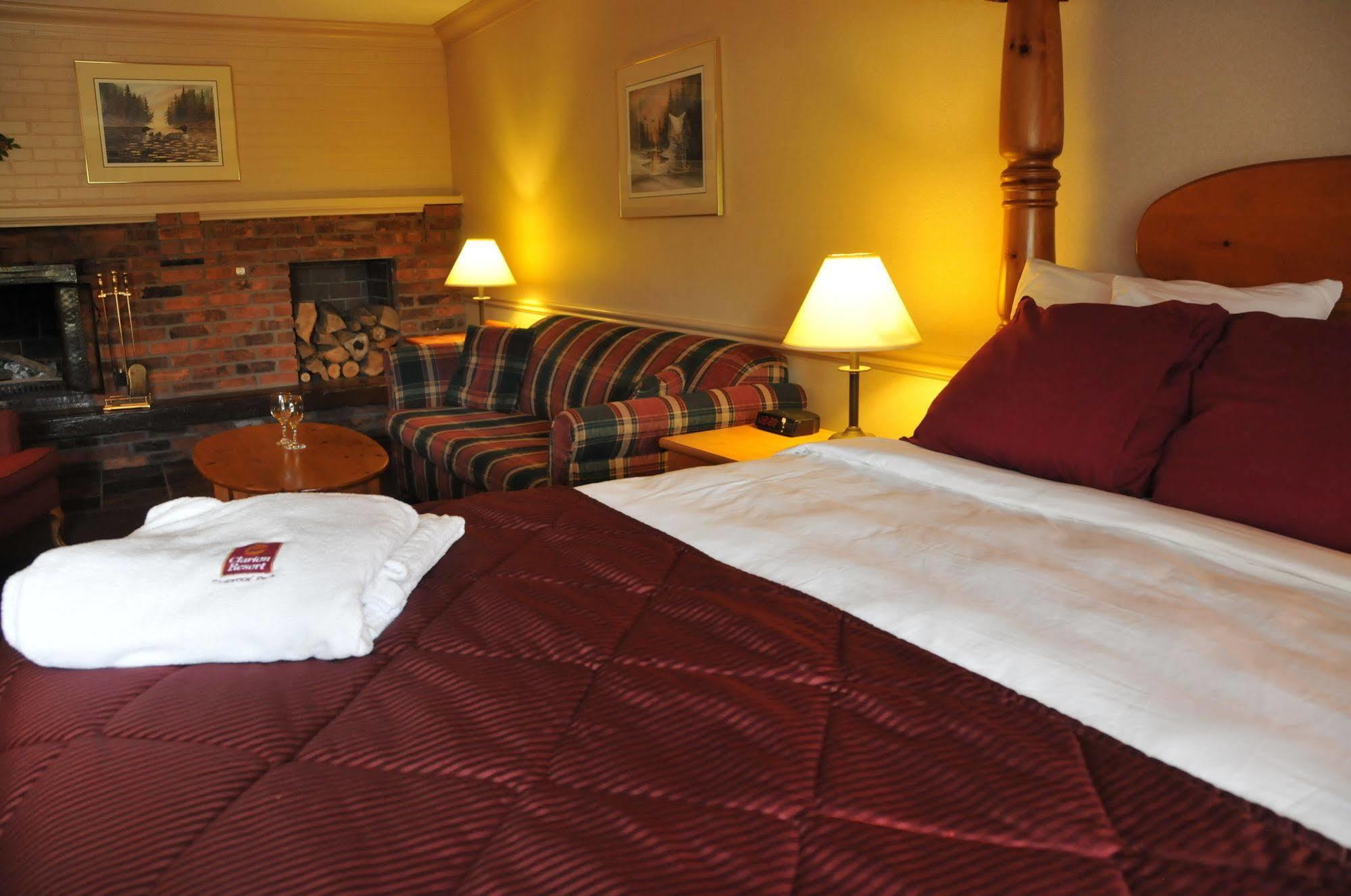 Ramada By Wyndham Pinewood Park Resort North Bay Esterno foto
