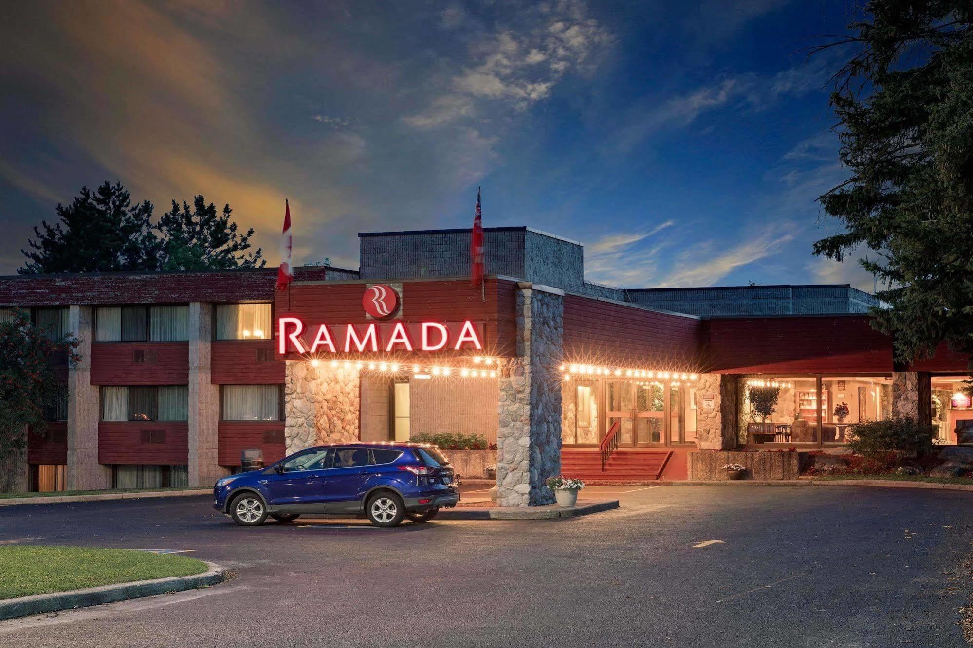 Ramada By Wyndham Pinewood Park Resort North Bay Esterno foto