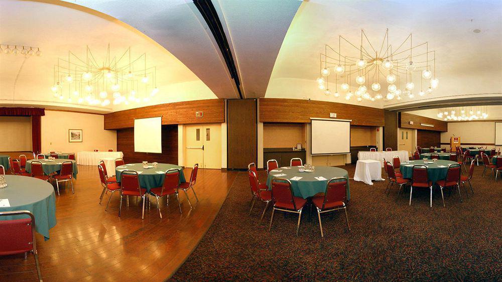Ramada By Wyndham Pinewood Park Resort North Bay Esterno foto